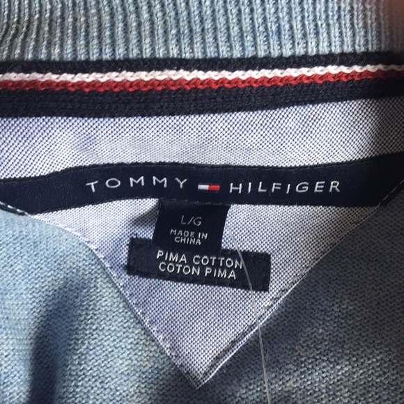SOLD Tommy Hilfiger Sweater - Picture 4 of 5